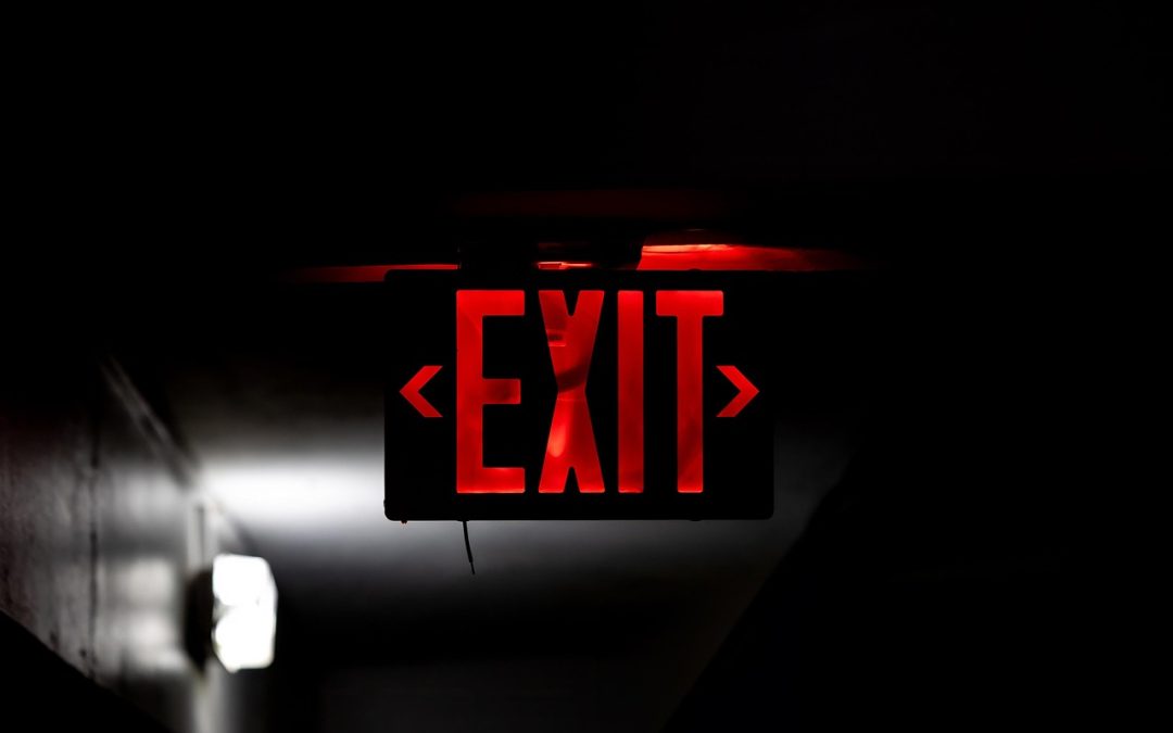 Dinas Damkar Pangandaran Bersihkan Material Longsor di Jalan Protokol